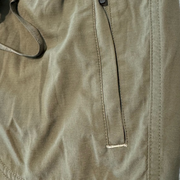 L.L. Bean, Pants deportivo para mujer, Talla S, Color verde Olivo. - Picture 8 of 12